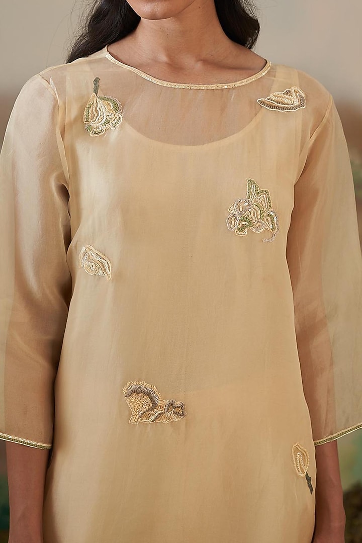 Peach Hand Embroidered Kurta Set by FEBo6 at Pernia's Pop Up Shop