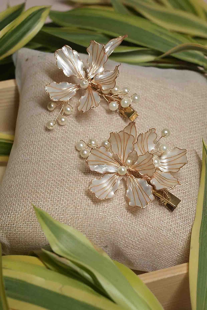 White Pearl & Resin Handcrafted Hair Brooch (Set Of 3) by FLORISTAA BY MAHEK at Pernia's Pop Up Shop