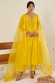 product-color-Yellow