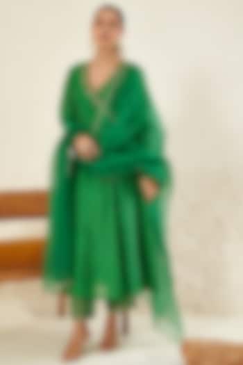 Green Chanderi Embroidered Kurta Set by Flamingo - the label