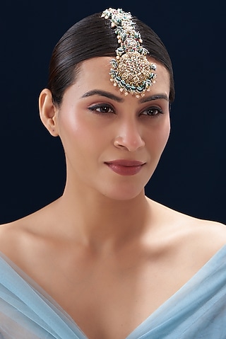 Resham & Dabka Hand Embroidered Maang Tikka by Fooljhadi