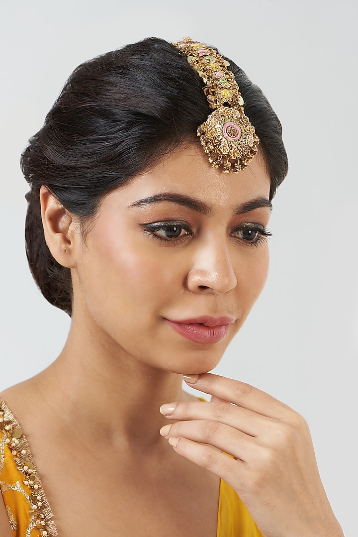 Maang Tikka With Resham Hand Embroidery by Fooljhadi at Pernia's Pop Up Shop
