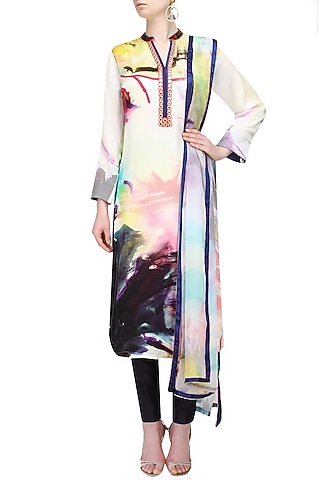 Off white hand painted kurta with dupatta by Flamingo By Shubhani Talwar