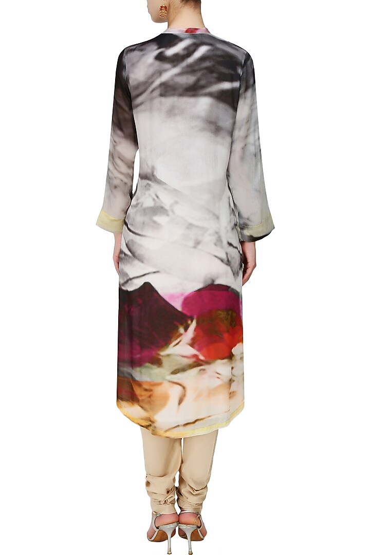 Flamingo by Shubhani Talwar presents Grey floral printed kurta with dupatta available only at Pernia's Pop Up Shop.