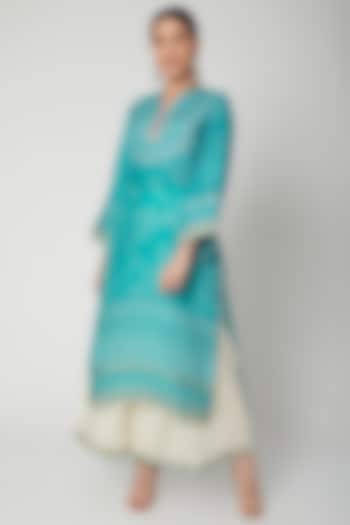 Sky Blue Hand Painted Bandhani Kurta With Palazzo Pants by ILAPTI at Pernia's Pop Up Shop