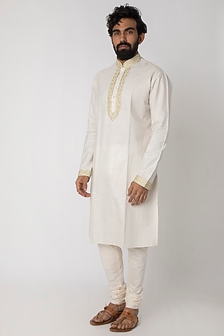 White Natural Fiber & Cotton Kurta by ILAPTI Men