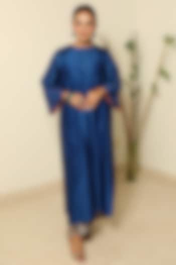 Blue Handloom Chanderi Silk Daraz Embroidered Tunic Set by FINE THREADS BY HINA & NIKHAT