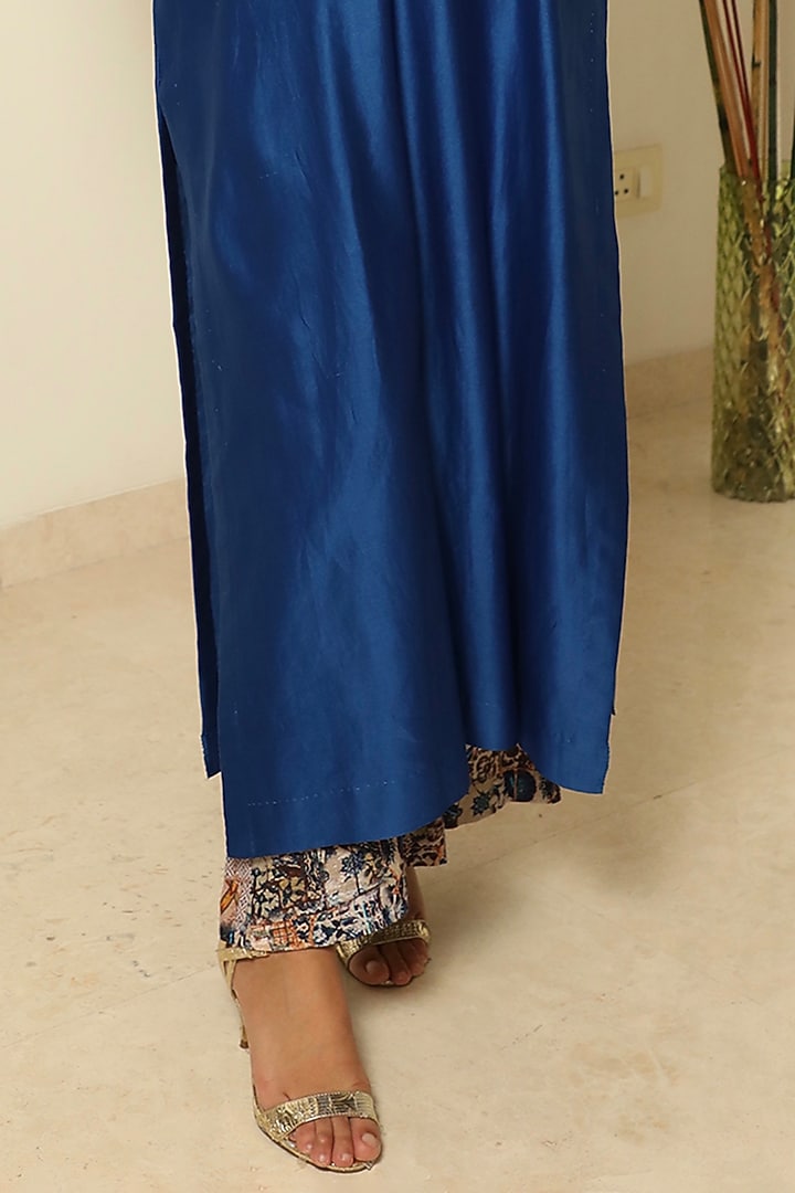 Blue Handloom Chanderi Silk Daraz Embroidered Tunic Set by FINE THREADS BY HINA & NIKHAT at Pernia's Pop Up Shop