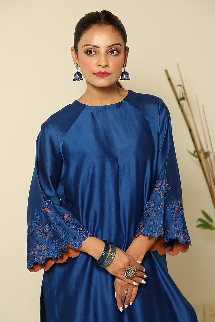 Blue Handloom Chanderi Silk Daraz Embroidered Tunic Set by FINE THREADS BY HINA & NIKHAT at Pernia's Pop Up Shop