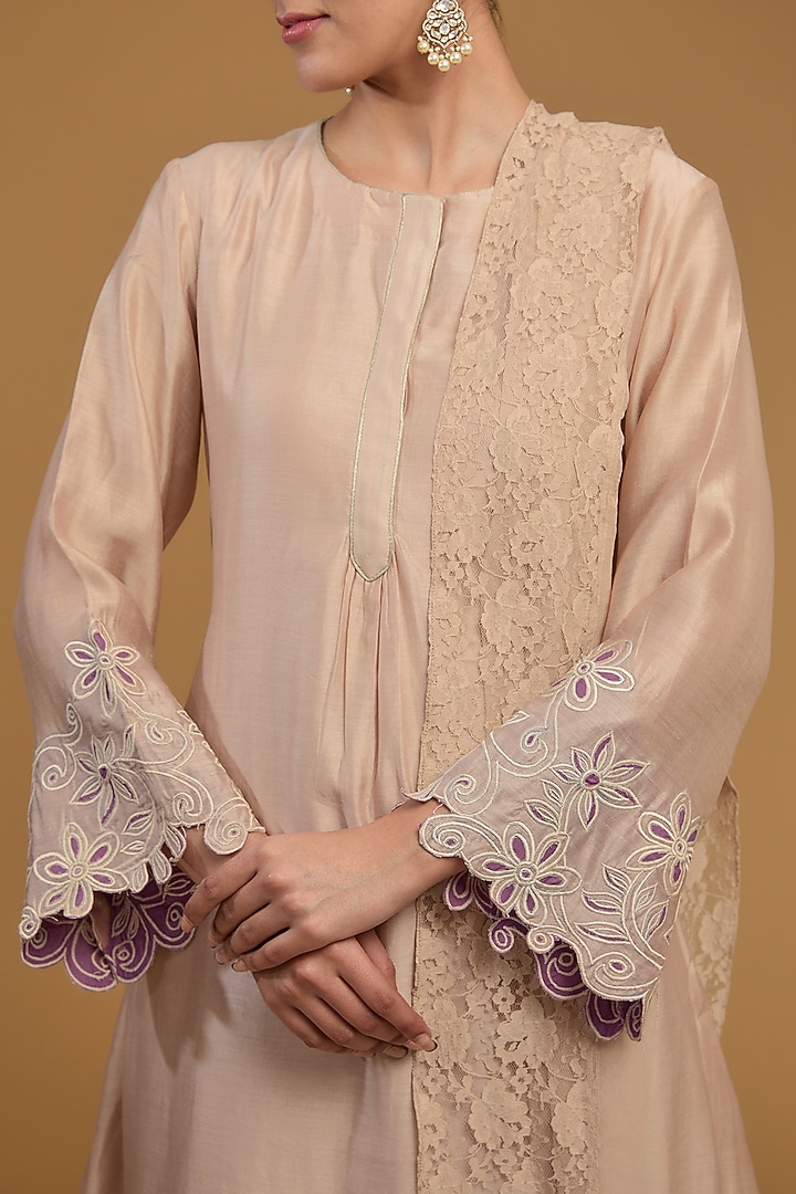 Nude Pink Handloom Chanderi Silk Applique Work A-Line Kurta Set by FINE THREADS BY HINA & NIKHAT at Pernia's Pop Up Shop