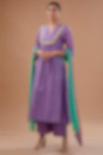 Purple Chanderi Silk Thread Embroidered Kurta Set by FINE THREADS BY HINA & NIKHAT