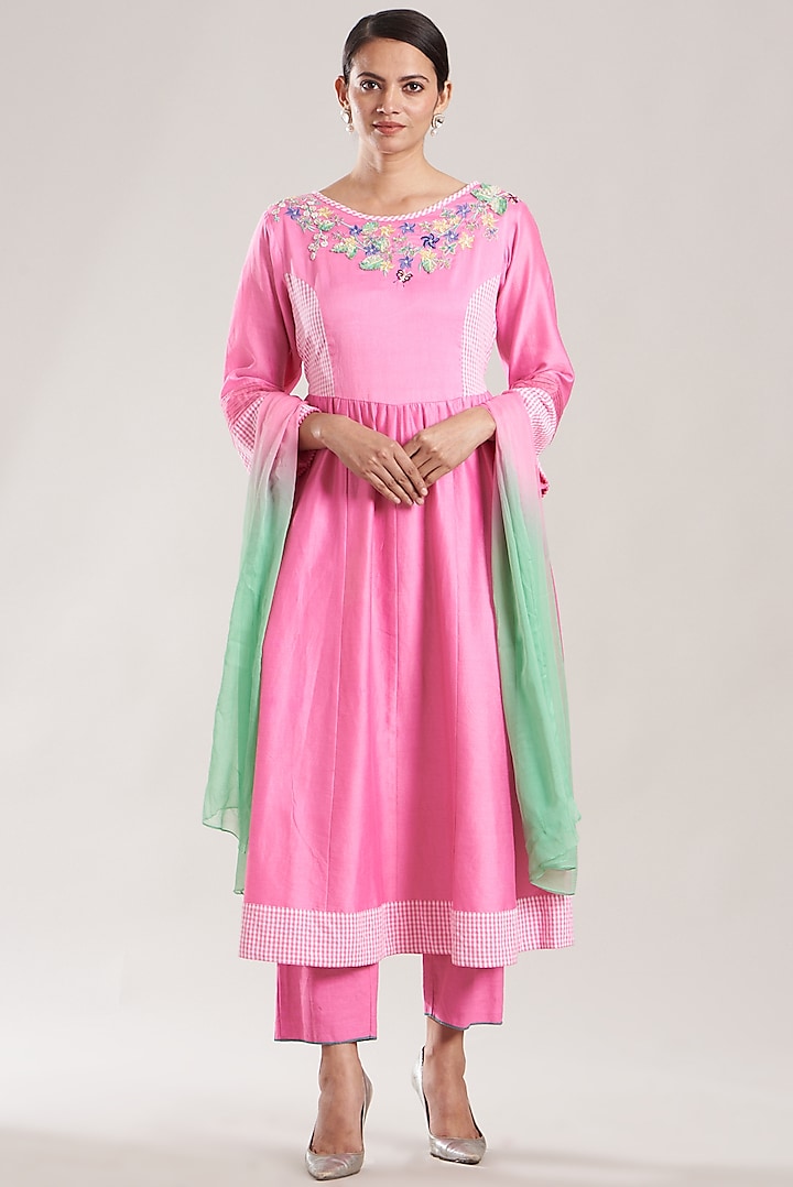 Pink Embellished Anarkali Set by FINE THREADS BY HINA & NIKHAT