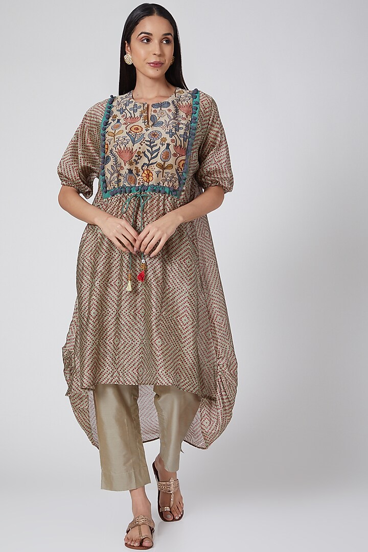 Silver Printed Kurta Set by ILAPTI at Pernia's Pop Up Shop