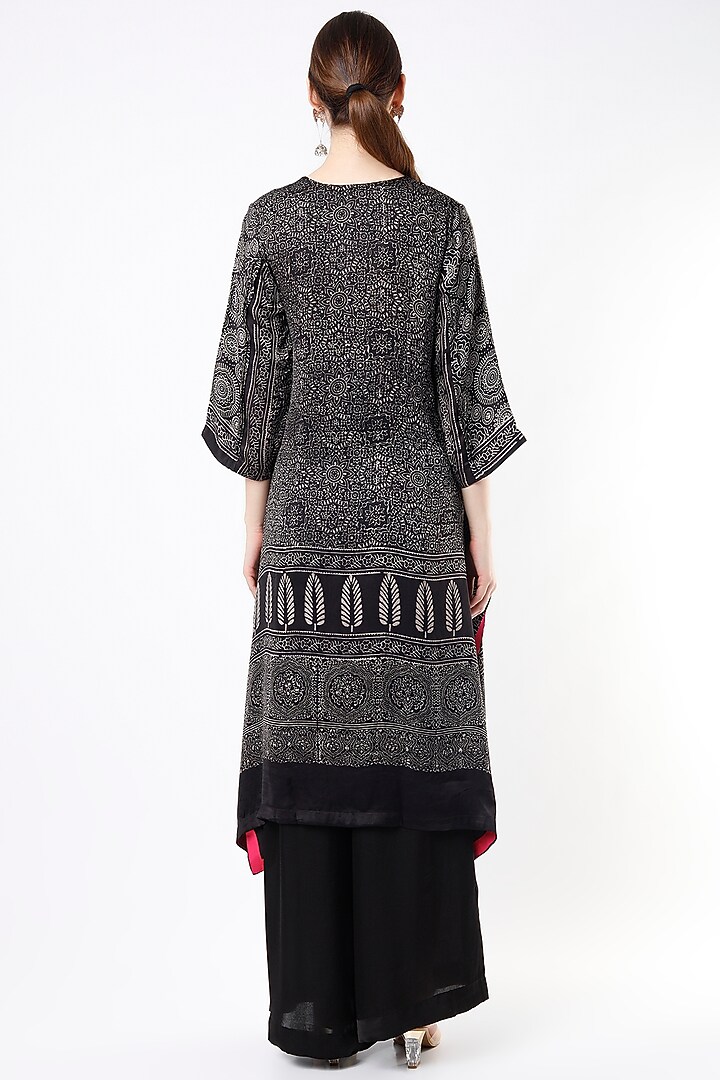 Black Hand-Dyed Kerchief Kurta Set by ILAPTI at Pernia's Pop Up Shop