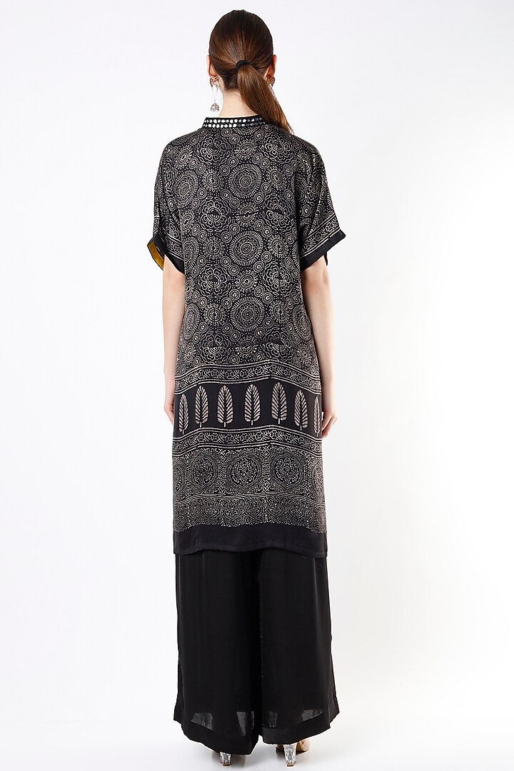 Black Ajrak Hand-Dyed Silk Firan Kurta Set by ILAPTI at Pernia's Pop Up Shop
