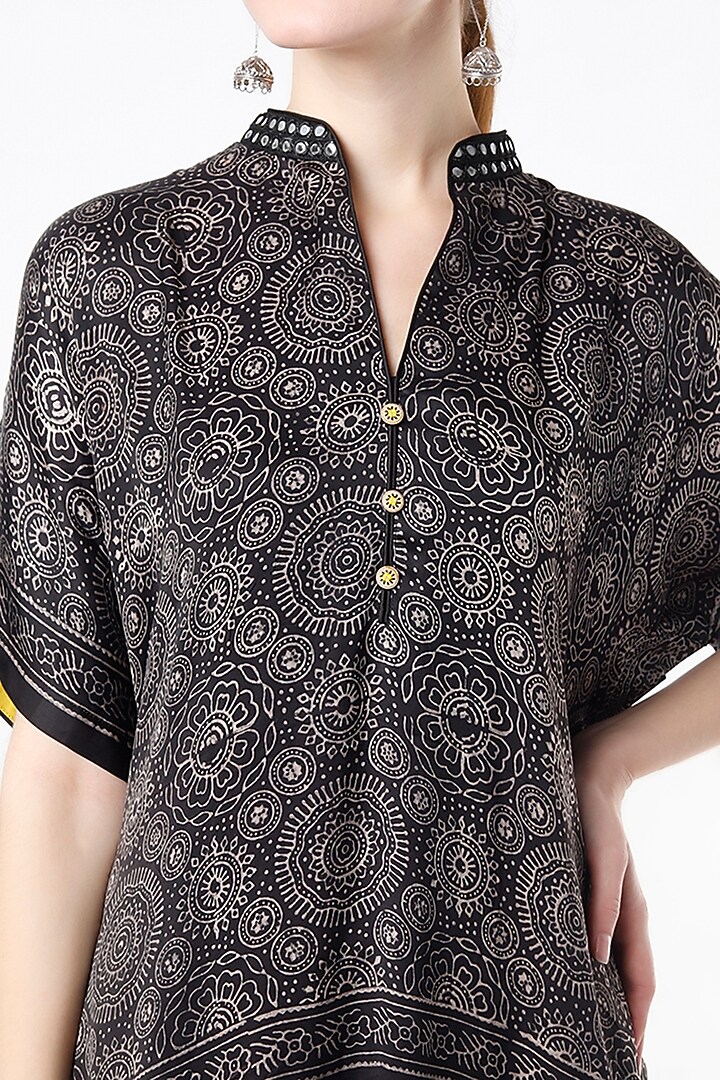 Black Ajrak Hand-Dyed Silk Firan Kurta Set by ILAPTI at Pernia's Pop Up Shop