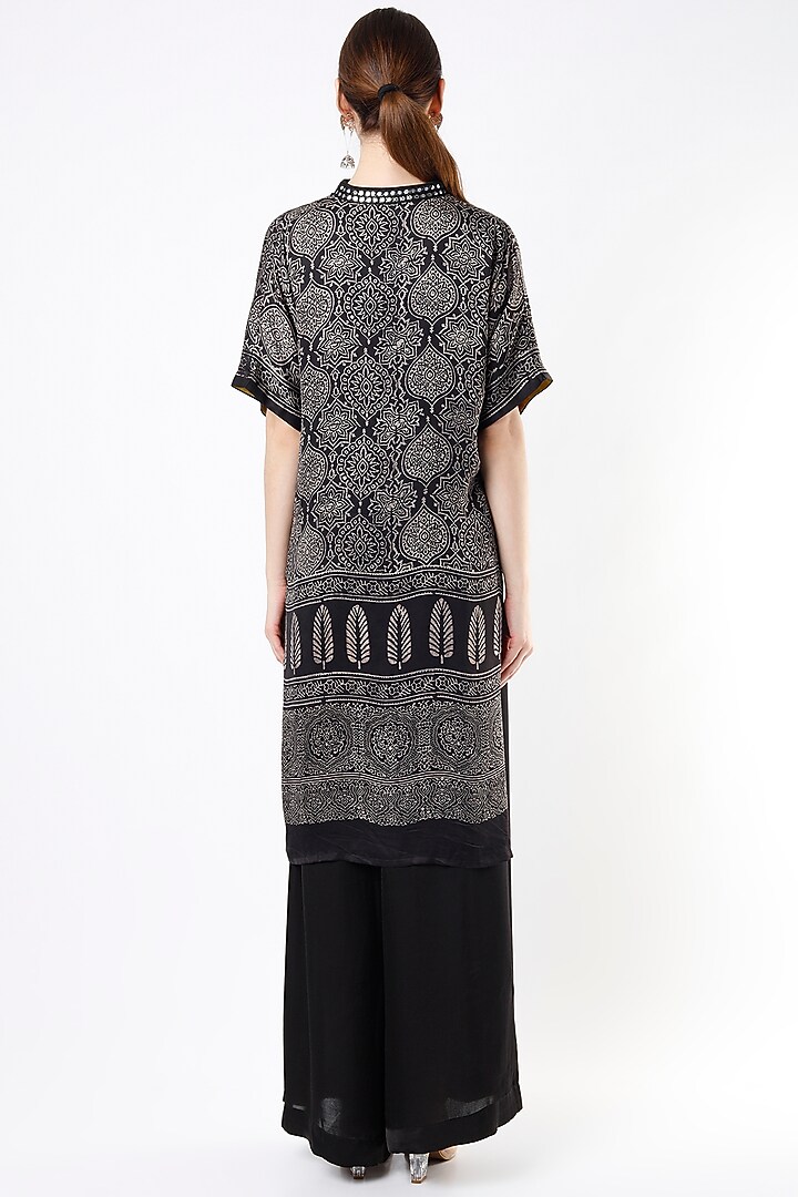 Black Ajrak Hand-Dyed Silk Firan Kurta Set by ILAPTI at Pernia's Pop Up Shop