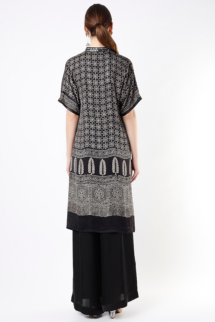 Black Ajrakh Firan Kurta Set by ILAPTI at Pernia's Pop Up Shop