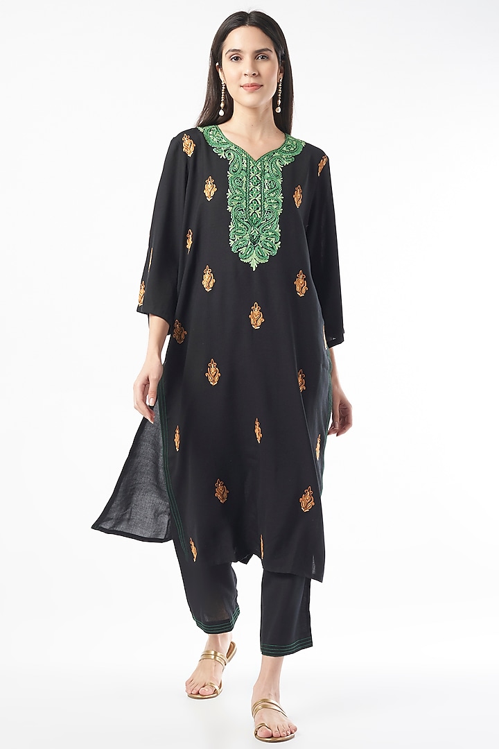 Black Embroidered Handwoven Kurta Set by ILAPTI at Pernia's Pop Up Shop