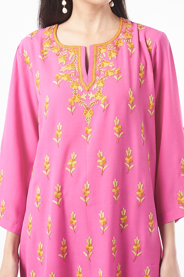 French Pink Embroidered Handwoven Kurta Set by ILAPTI at Pernia's Pop Up Shop