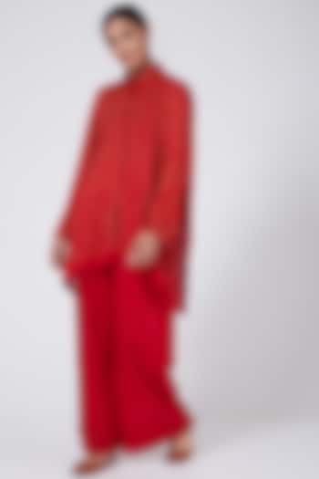 Red Bandhani Shirt With Collar by ILAPTI at Pernia's Pop Up Shop