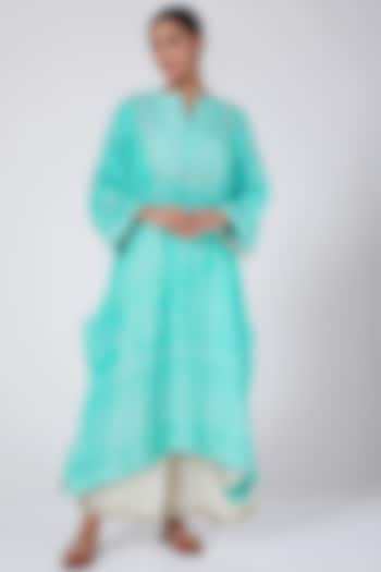 Turquoise Printed Handkerchief Kurta Set by ILAPTI at Pernia's Pop Up Shop