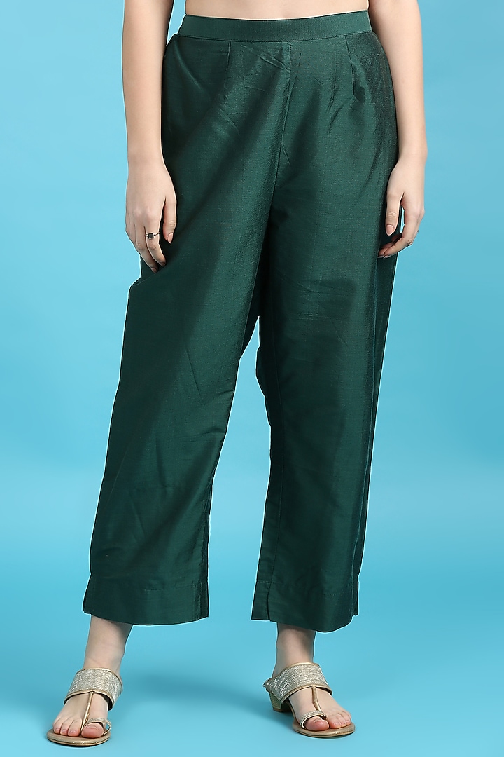 Green Printed Kurta Set by ILAPTI at Pernia's Pop Up Shop