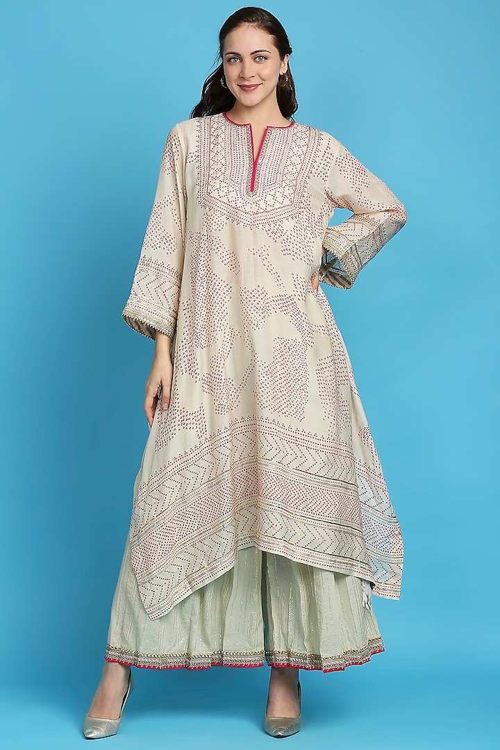 White & Pink Bandhani Printed Kurta Set by ILAPTI at Pernia's Pop Up Shop