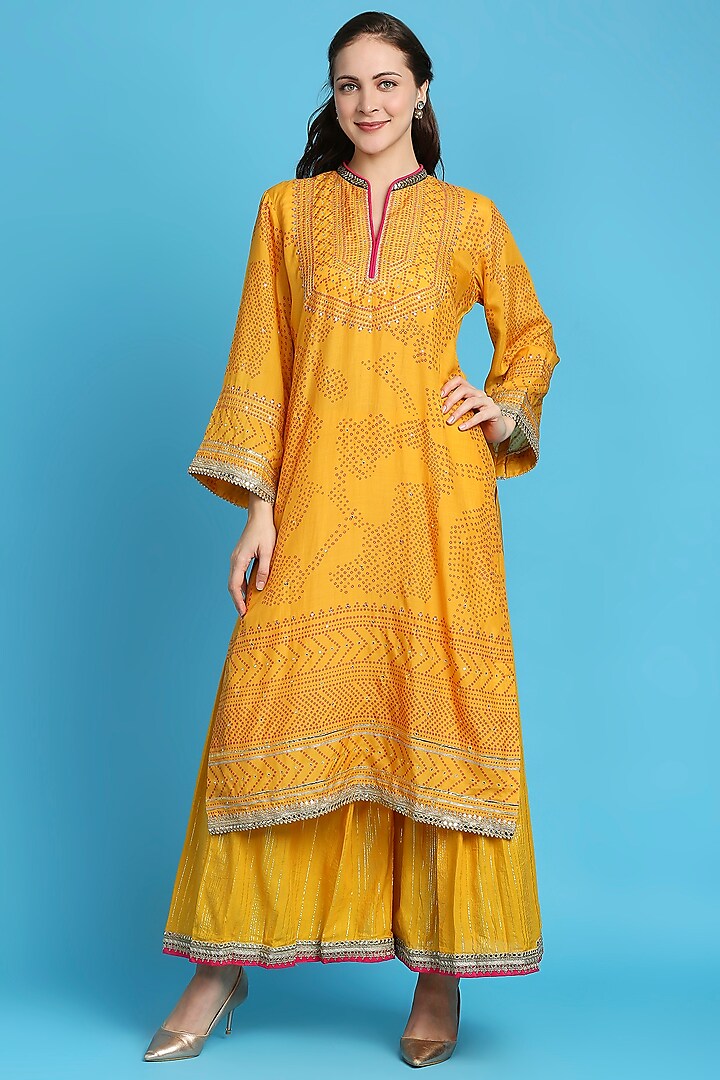 Yellow Digital Printed Kurta Set by ILAPTI at Pernia's Pop Up Shop