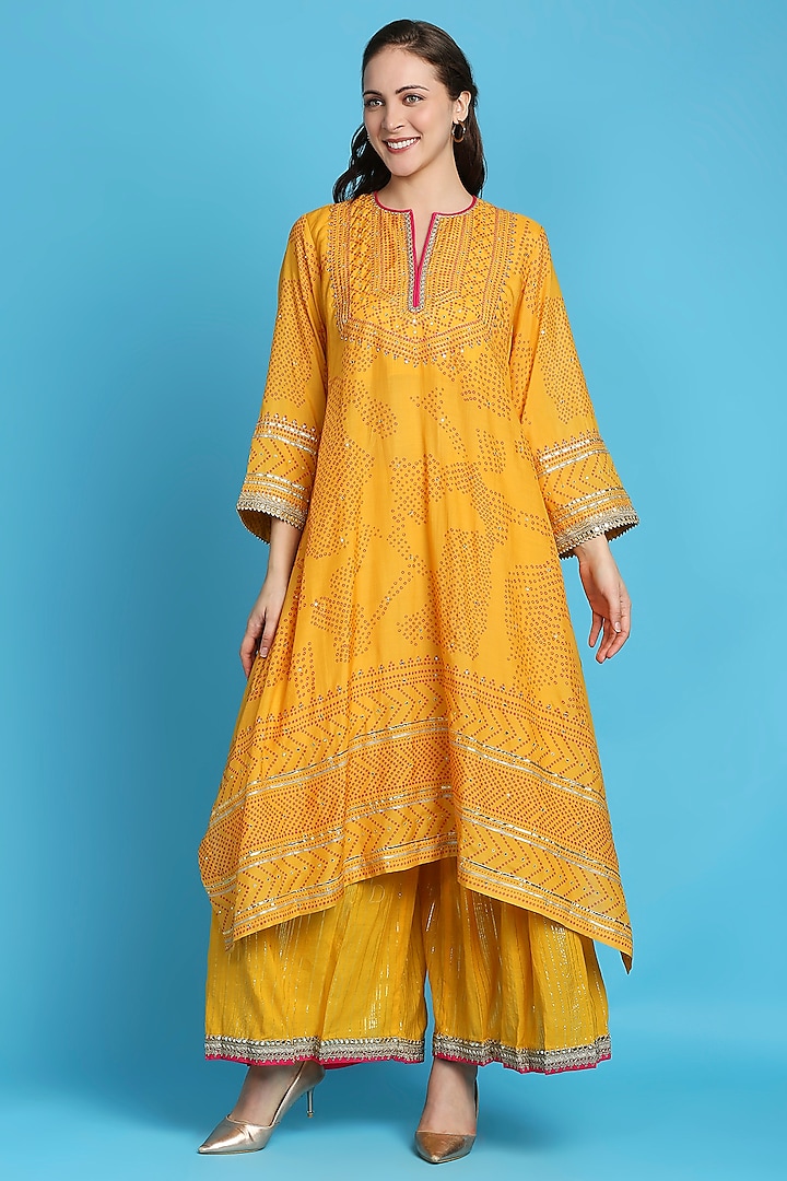 Yellow Bandhani Printed Kurta Set by ILAPTI at Pernia's Pop Up Shop