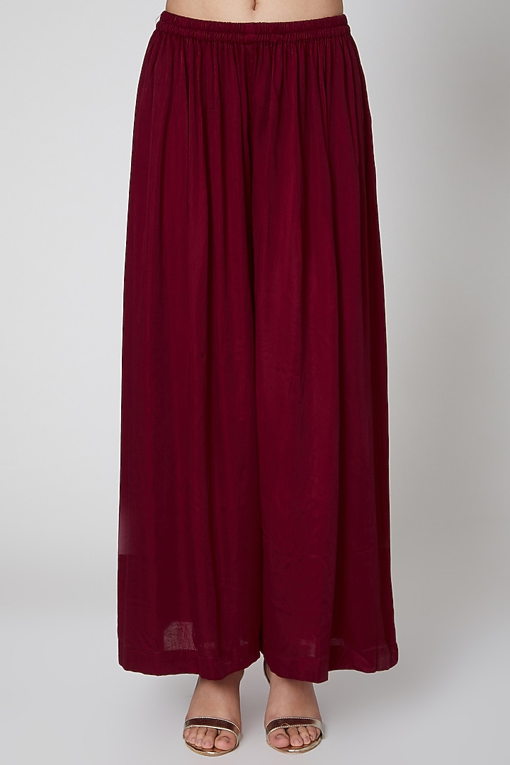 Maroon Bandhani Printed Kurta With Pants by ILAPTI at Pernia's Pop Up Shop