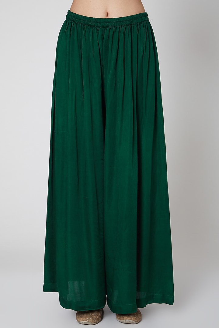 Emerald Green Bandhani Printed Kurta With Pants by ILAPTI at Pernia's Pop Up Shop