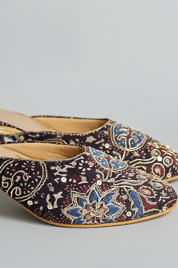 Gold Rexine Ajrakh Printed Juttis by Foot Fuel at Pernia's Pop Up Shop