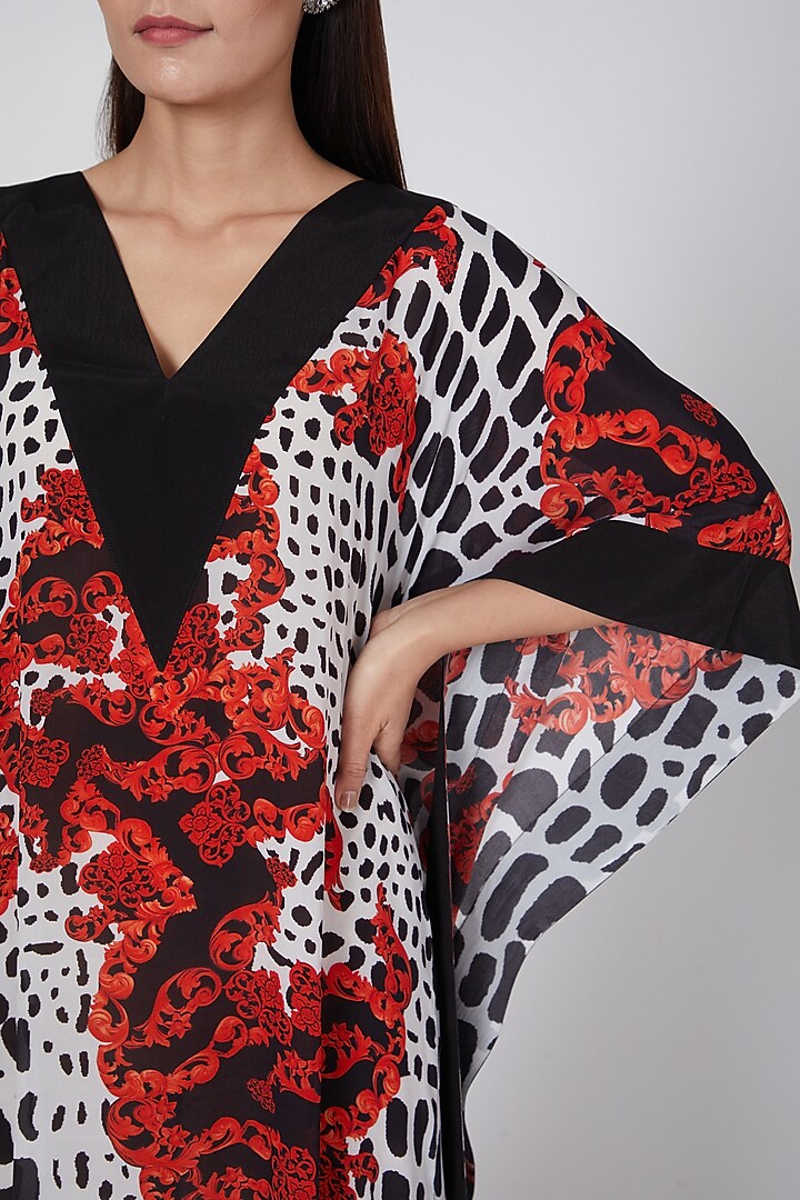 Red Baroque Printed Kaftan by First Resort by Ramola Bachchan at Pernia's Pop Up Shop