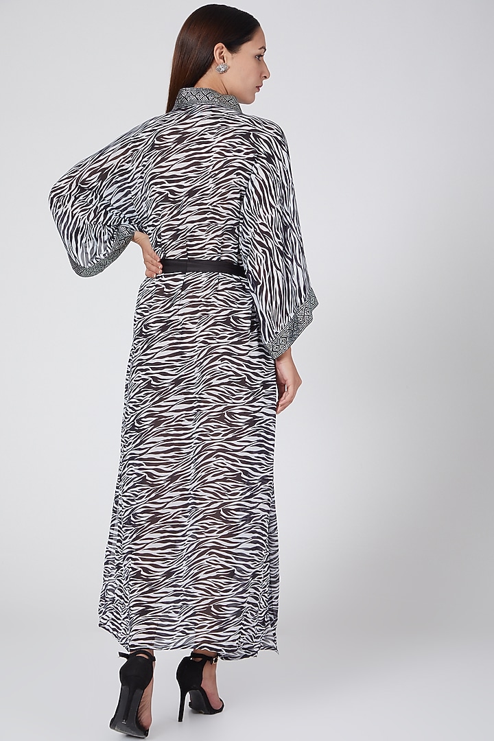 Black & White Printed Cover-Up by First Resort by Ramola Bachchan at Pernia's Pop Up Shop