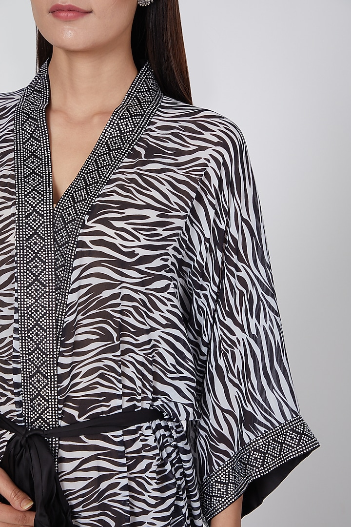 Black & White Printed Cover-Up by First Resort by Ramola Bachchan at Pernia's Pop Up Shop