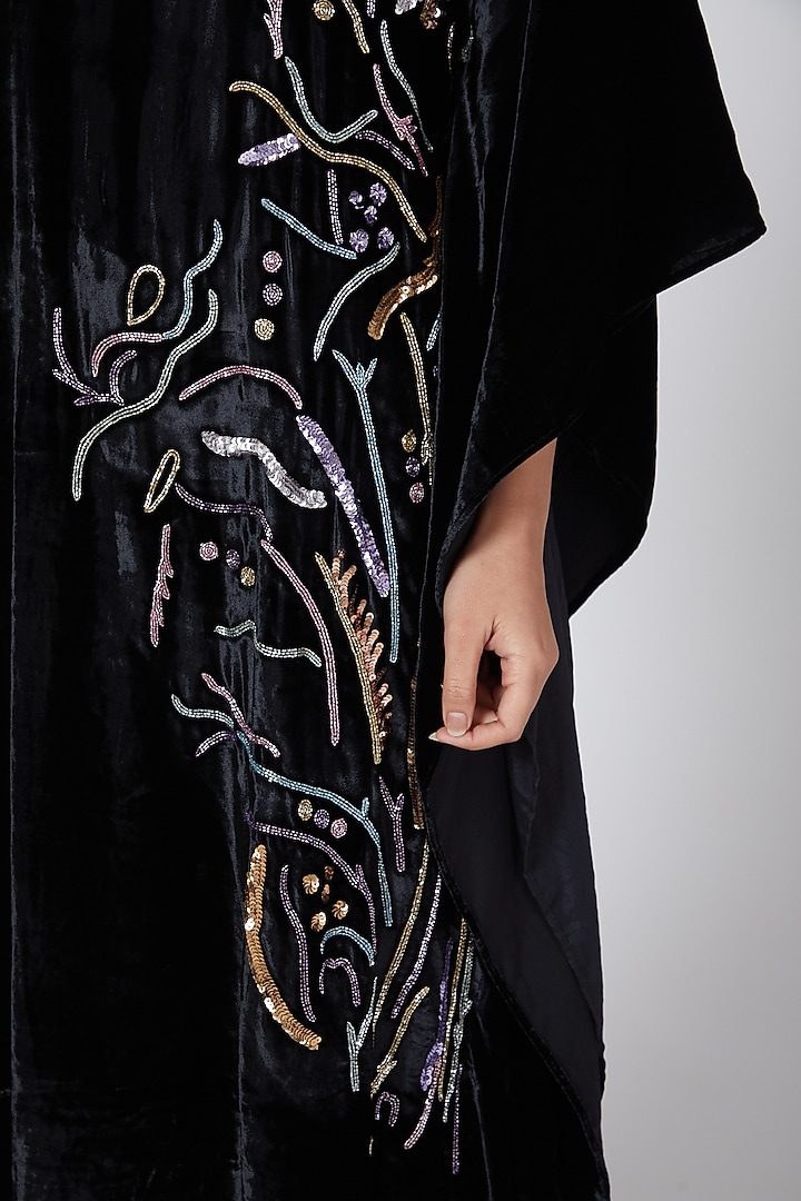 Black Animal Printed Kaftan by First Resort by Ramola Bachchan at Pernia's Pop Up Shop