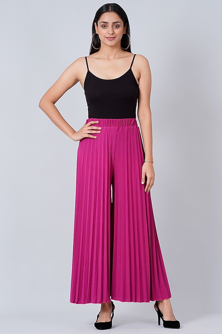 What should I wear with magenta pink, printed palazzo pants? - Quora