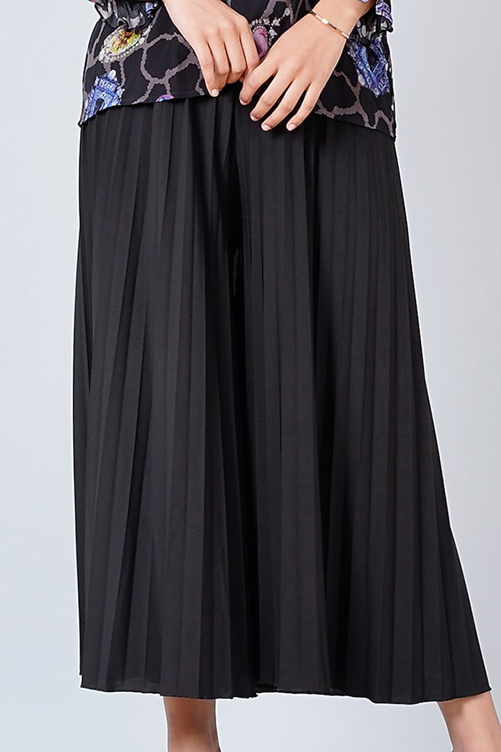 Black Viscose Crepe & Lycra Palazzo Pant Set by First Resort by Ramola Bachchan at Pernia's Pop Up Shop