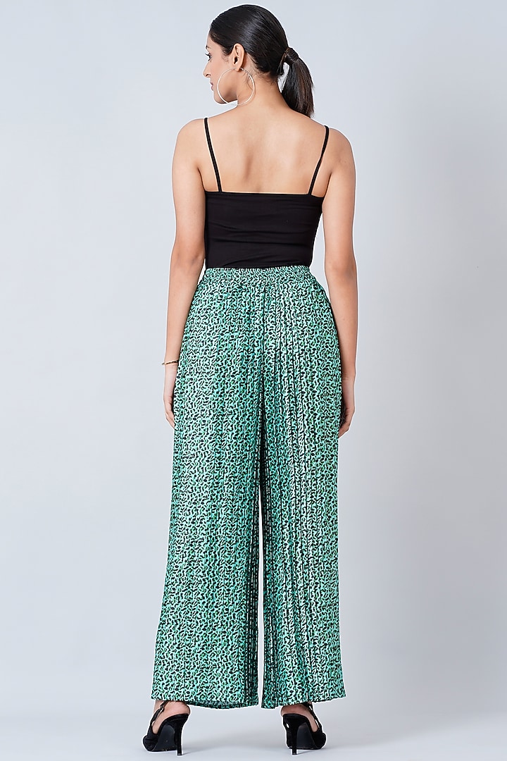 Green Printed Palazzo Pants With A Stole by First Resort by Ramola Bachchan at Pernia's Pop Up Shop