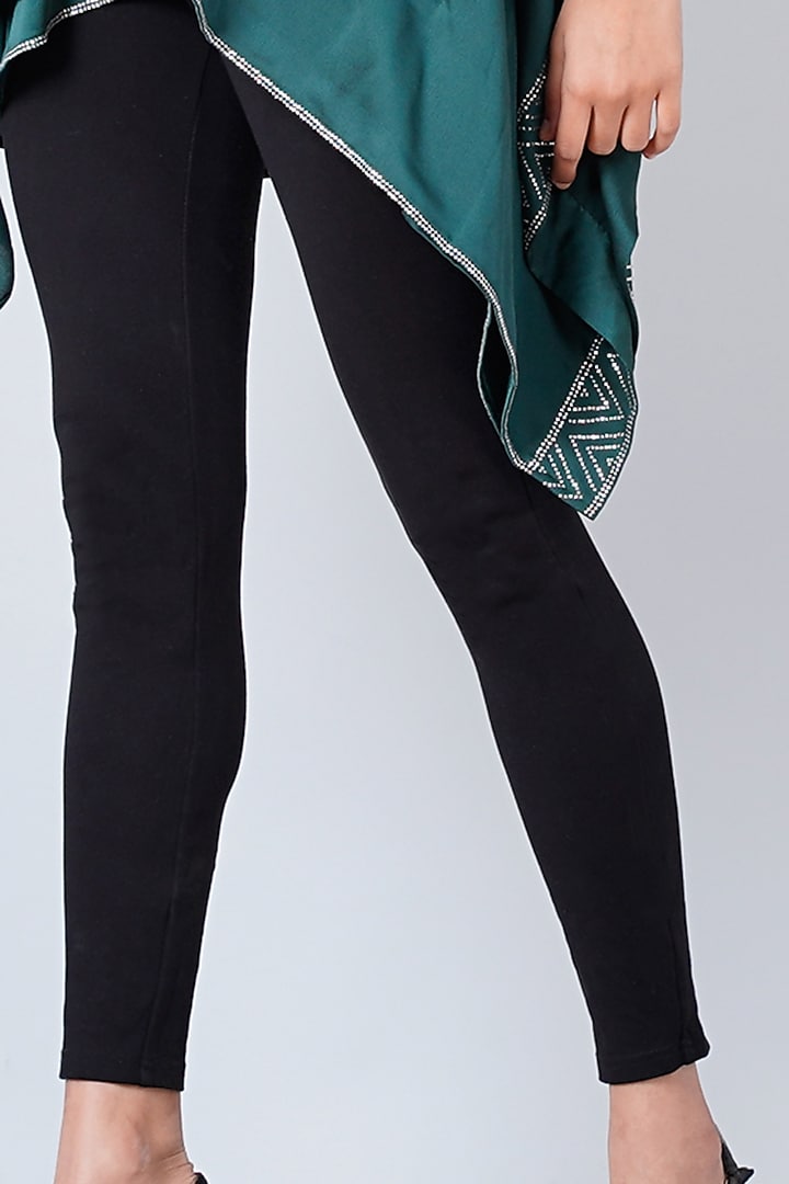 Dark Green Embellished Kaftan by First Resort by Ramola Bachchan at Pernia's Pop Up Shop