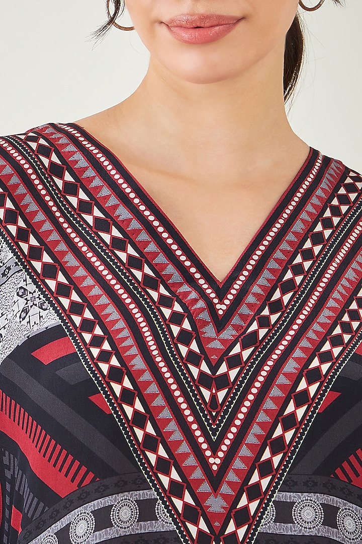 Maroon Viscose Crepe Geometric Printed Knee-Length Kaftan by First Resort by Ramola Bachchan at Pernia's Pop Up Shop
