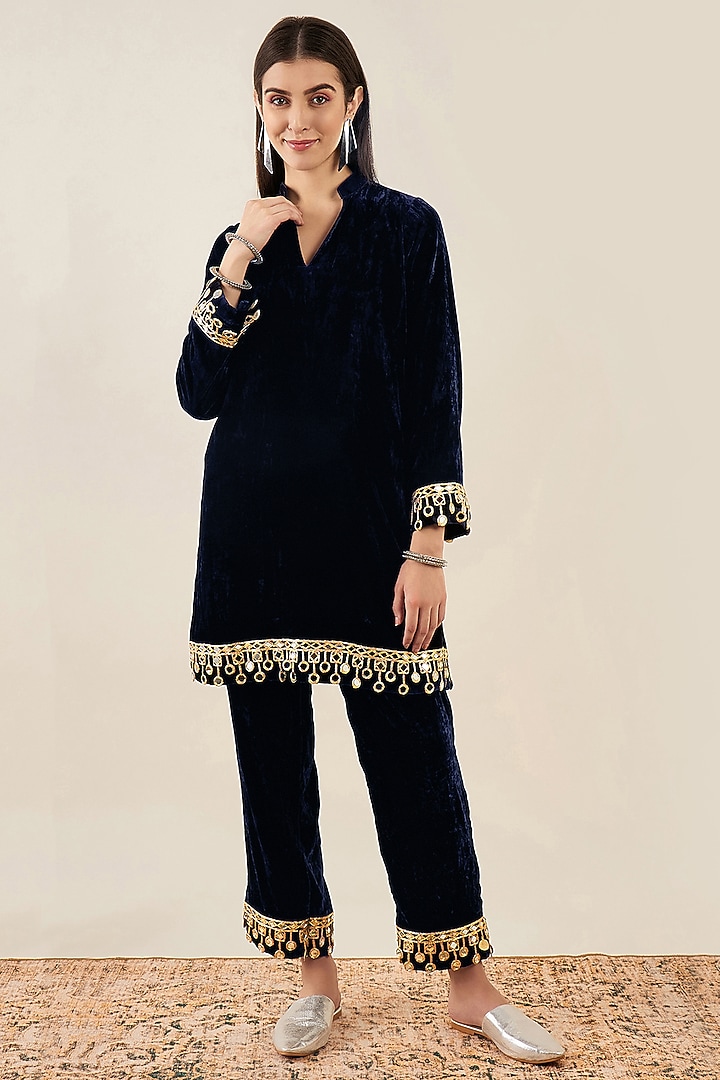 Blue Silk Velvet Mirror Lace Embroidered Kurta Set by First Resort by Ramola Bachchan at Pernia's Pop Up Shop