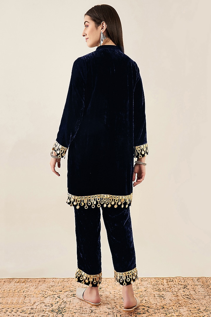 Blue Silk Velvet Mirror Lace Embroidered Kurta Set by First Resort by Ramola Bachchan at Pernia's Pop Up Shop