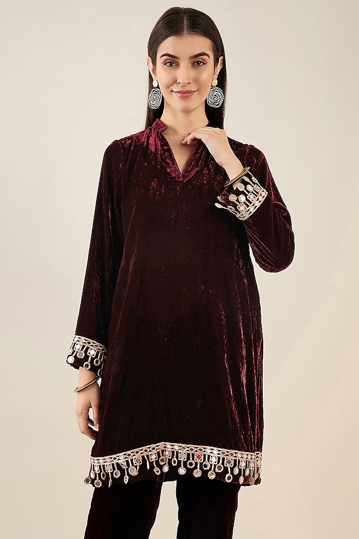 Maroon Silk Velvet Mirror Lace Kurta by First Resort by Ramola Bachchan at Pernia's Pop Up Shop