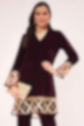 Maroon Silk Velvet Kurta by First Resort by Ramola Bachchan at Pernia's Pop Up Shop