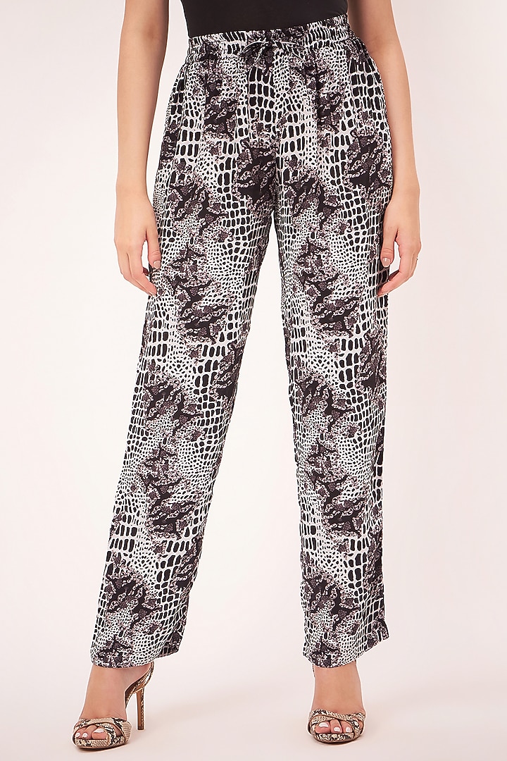 Black & White Viscose Crepe Printed Co-Ord Set by First Resort by Ramola Bachchan at Pernia's Pop Up Shop