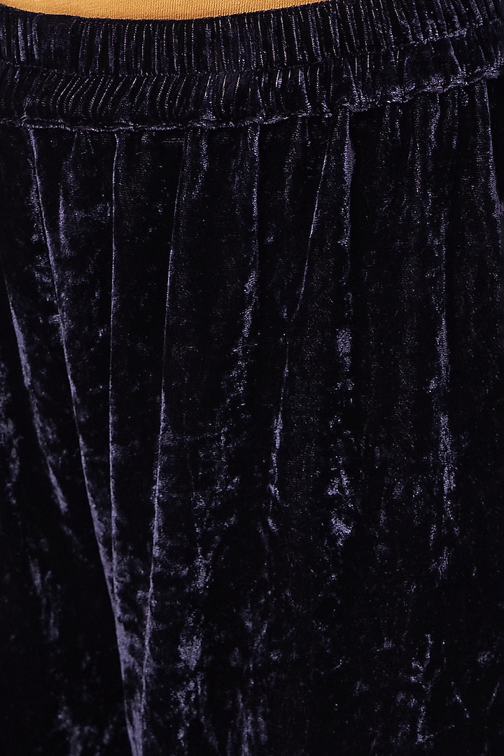 Blue Silk Velvet Kurta Set by First Resort by Ramola Bachchan at Pernia's Pop Up Shop