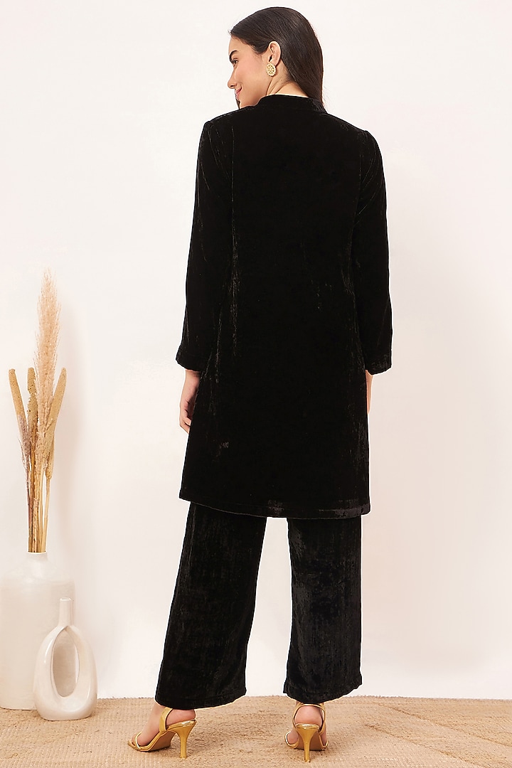 Black Silk Velvet Hand Embroidered Kurta Set by First Resort by Ramola Bachchan at Pernia's Pop Up Shop