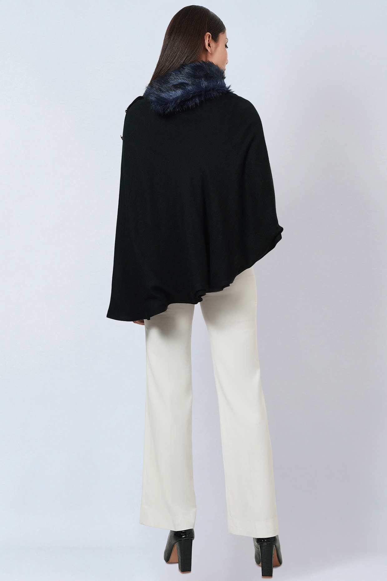 Cashmere top asymmetrical poncho